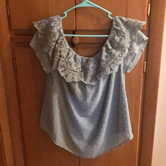 NWOT off the shoulder top, L - Picture 2 of 6